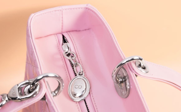 HOW TO TELL IF YOUR LADY DIOR BAG IS THE REAL THING