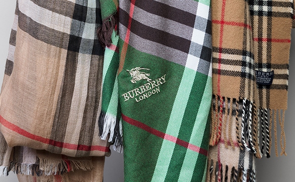 RealStyle | How To Spot A Real Burberry Scarf