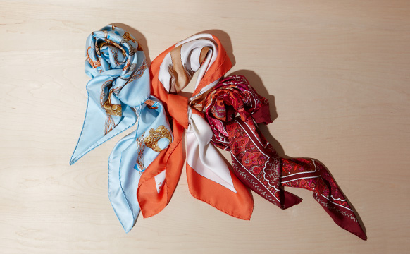 RealStyle | Hermès Scarf