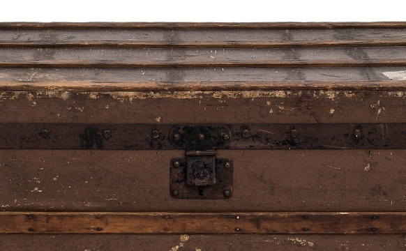 RealStyle | LV Steamer Trunk